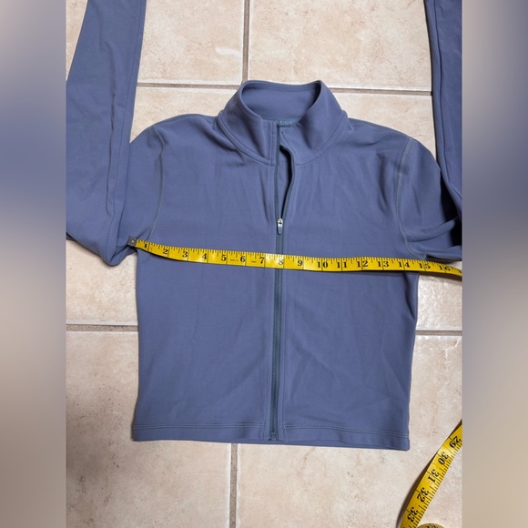 Aritzia TNA Butter Limit Zip-Up - Picture 16 of 16